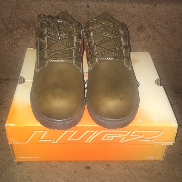lugz slip resistant boots